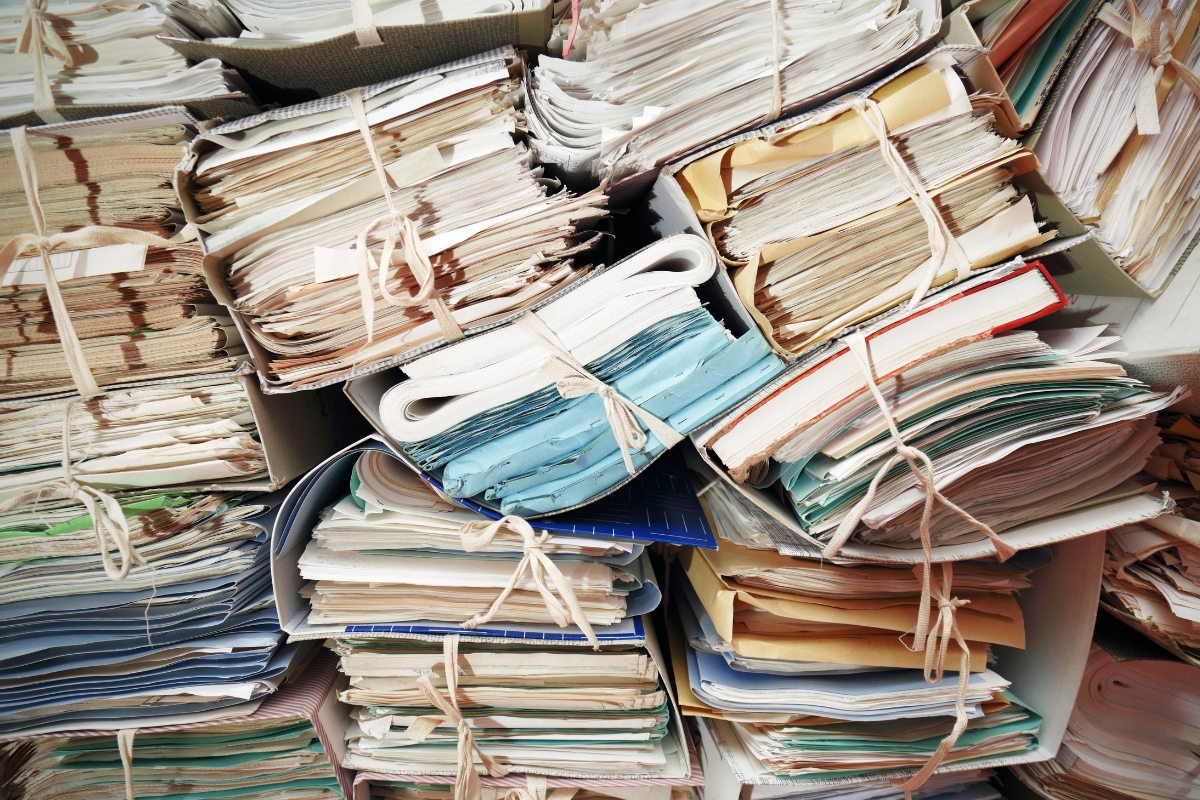 Vệ sinh kho bảo quản tài liệu lưu trữ và vệ sinh tài liệu lưu trữ trên nền giấy